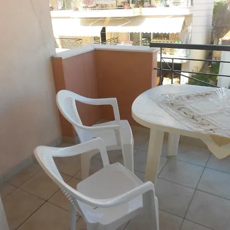 Daire Koula's Cozy Kavala